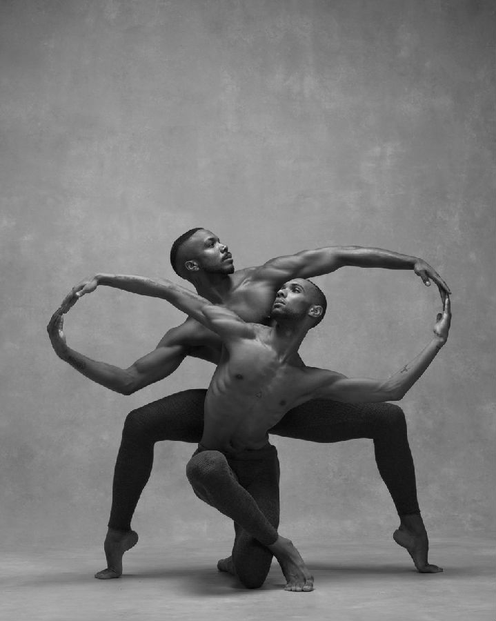 艾文·艾利美国舞蹈团的小迈克尔·杰克逊和西恩·艾伦·凯若门